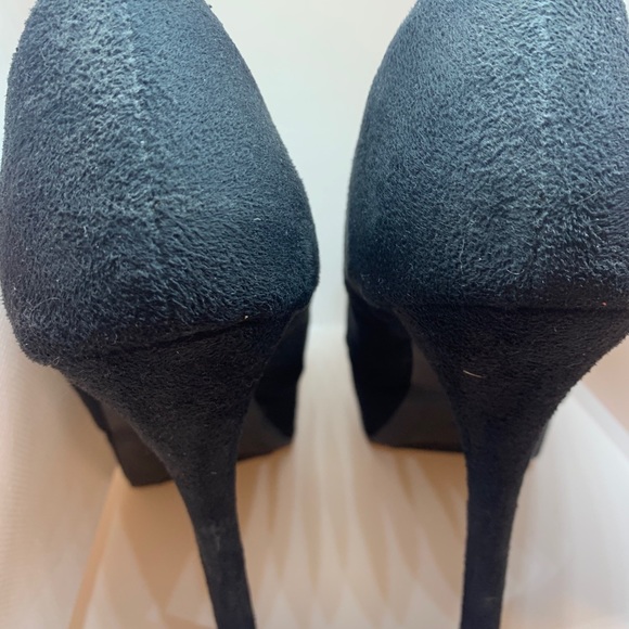 Used - Picture 2 of 3